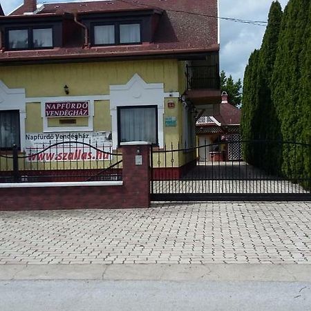 Napfuerdo Vendeghaz Hotel Mezőkövesd Eksteriør billede