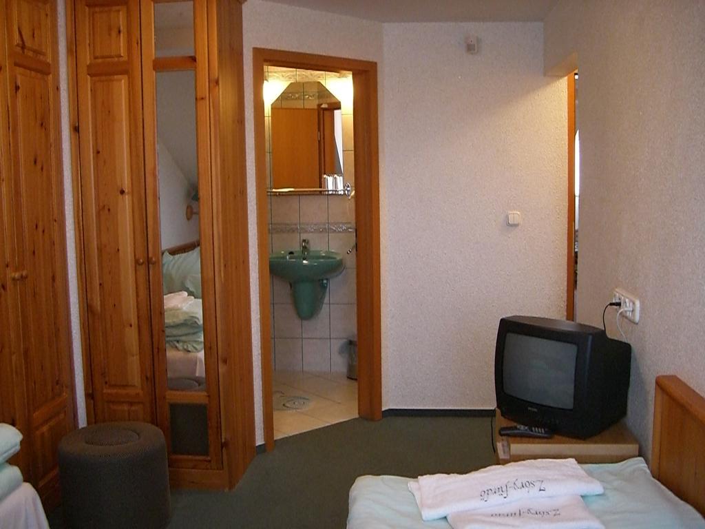 Napfuerdo Vendeghaz Hotel Mezőkövesd Eksteriør billede