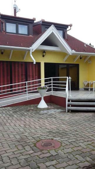 Napfuerdo Vendeghaz Hotel Mezőkövesd Eksteriør billede